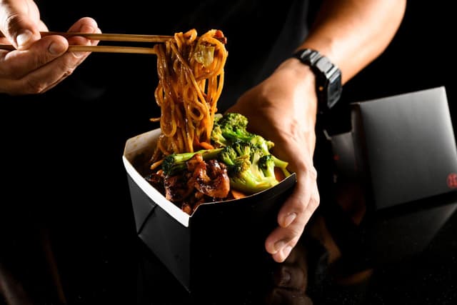 Yakisoba de Vila Velha e Itapuã abre nova casa na Rua Dr. Jair de Andrade, 69 (Itapuã)