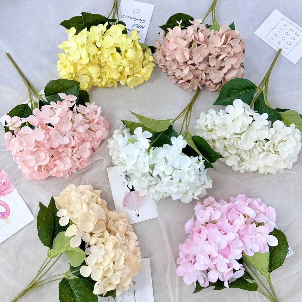 KARA Japan Fan-Con 2026 recebe arranjos florais personalizados da florista de Tóquio
