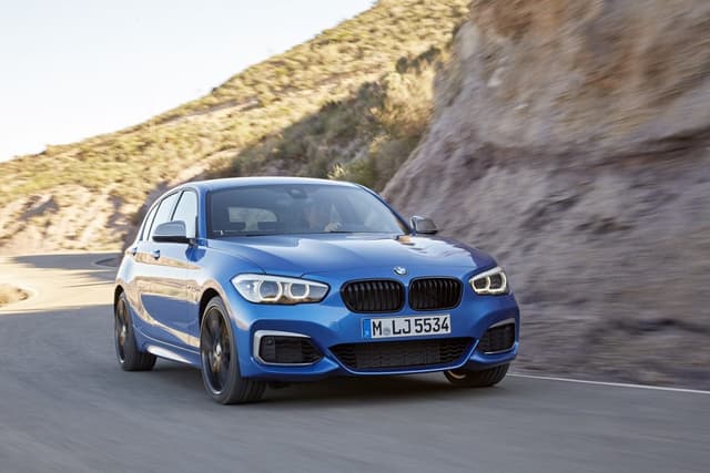 BMW M140i itasha celebra quase dez anos e 130 mil milhas
