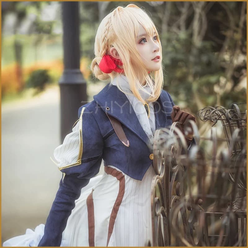 Violet Evergarden ganha vida em fotos de cosplayer tiradas pelo irmão