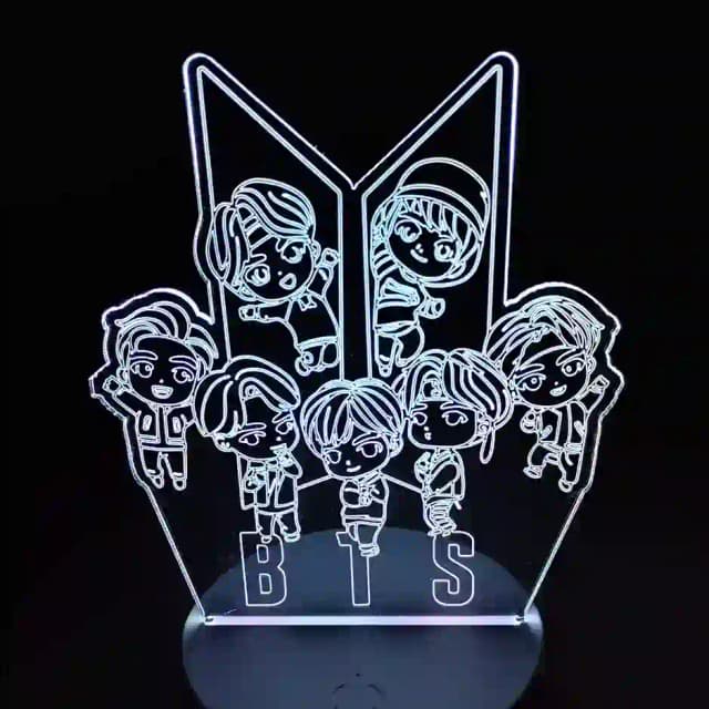 BTS lança combo oficial com luminária assinada e caneca para o ARMY
