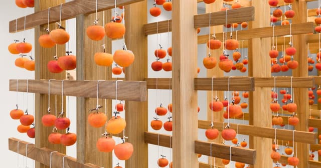 Kaki: a fruta de outono que domina as mesas japonesas