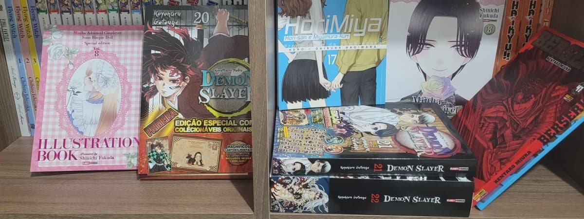 Libris.ro oferece mangás, comics e papelaria com até 57% de desconto na Romênia