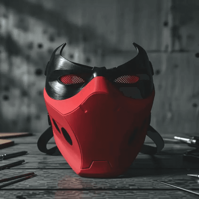 Jason Todd (Red Hood) estreia cosplay no Instagram com piada sobre crowbars