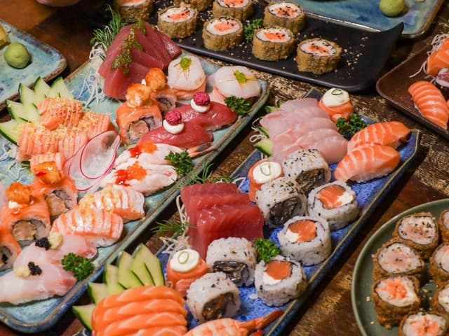 Pankko no Laguna Mall serve sushi fresco preparado na hora em Ibarra