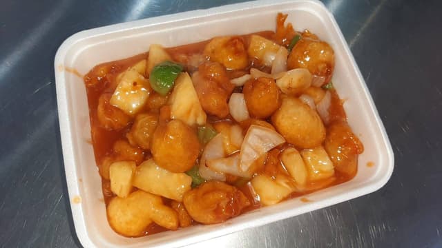 Yakibúzios lança Frango Xadrez com molho especial e entrega em Búzios por R$ 24,90