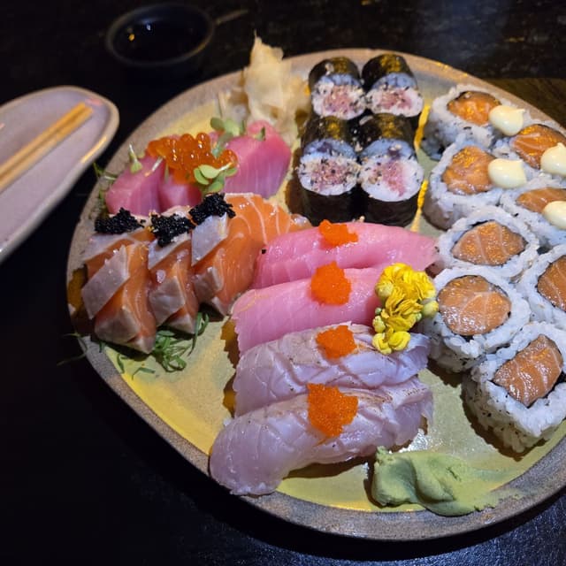 Oriental Muto chega a Copacabana com mais de 120 opções de sushi e pratos japoneses