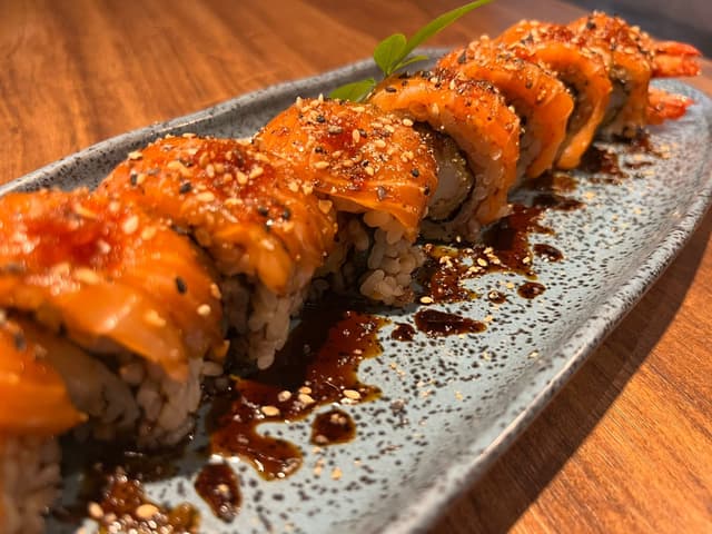Seiji Sushi lança Makito de Camarão, sushi crocante que conquista São Miguel do Oeste
