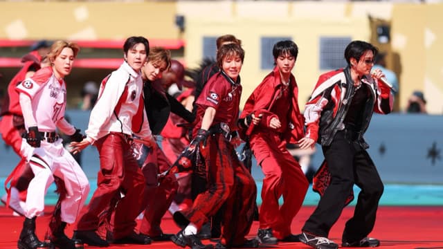 BTS estreia no halftime da final da Copa do Mundo e marca o primeiro show de K‑pop na história