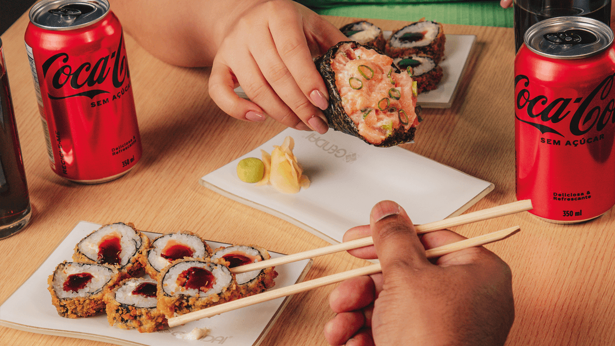 Gendai lança combo de sushi rolls, berinjela furai e Coca‑Cola Zero em São Paulo