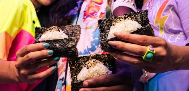 Onigiri explode nas redes sociais e atrai fãs de comida japonesa no Brasil