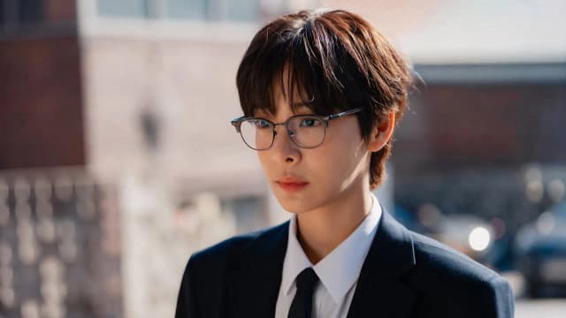 Love in Disguise estreia na tvN em 19 de outubro com romance e comédia de ex‑oficial disfarçada