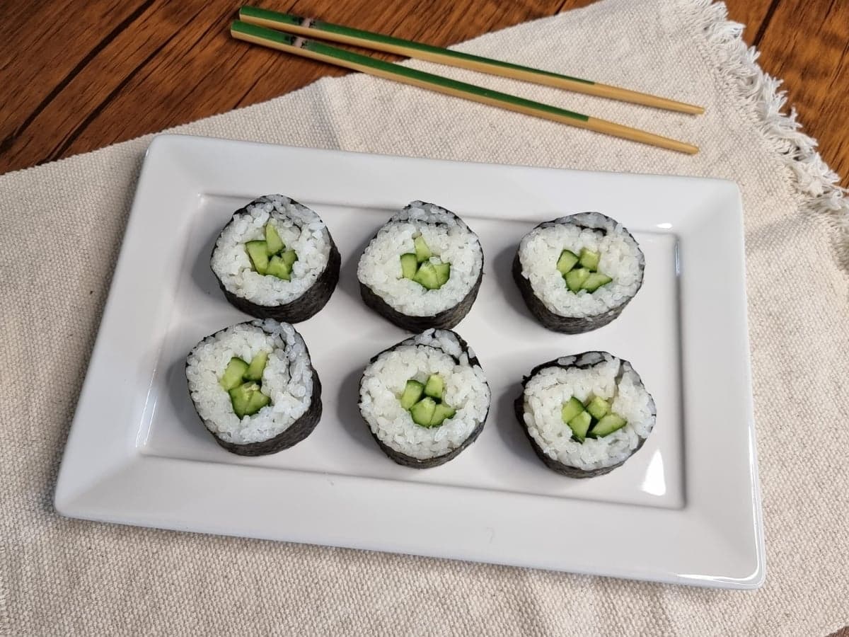 Hosomaki de pepino faz sucesso em Madrid e encanta pelos sabores frescos e crocantes