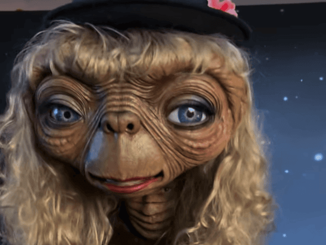 Heidicosplaywoman enfrenta alienígena em foto apocalíptica no Instagram e diverte fãs